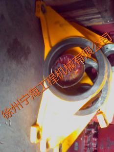 徐工ZL50G后橋懸浮架